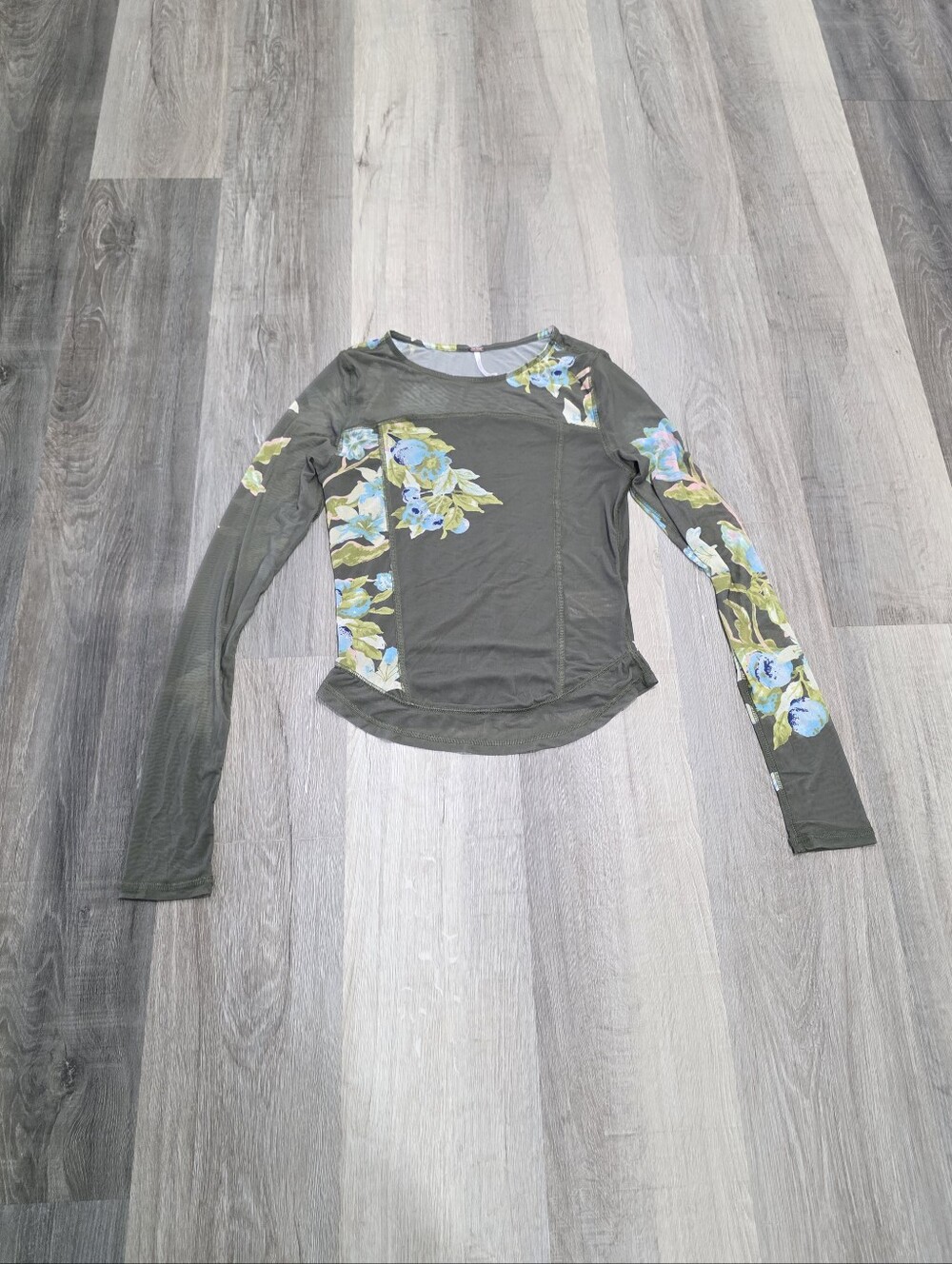 Free Women's Long-Sleeve Olive Top Size M